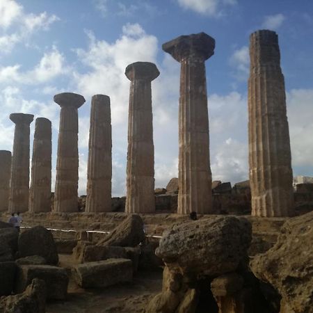 לינה וארוחת בוקר אגריג'נטו Locazione Turistica Domus Re מראה חיצוני תמונה