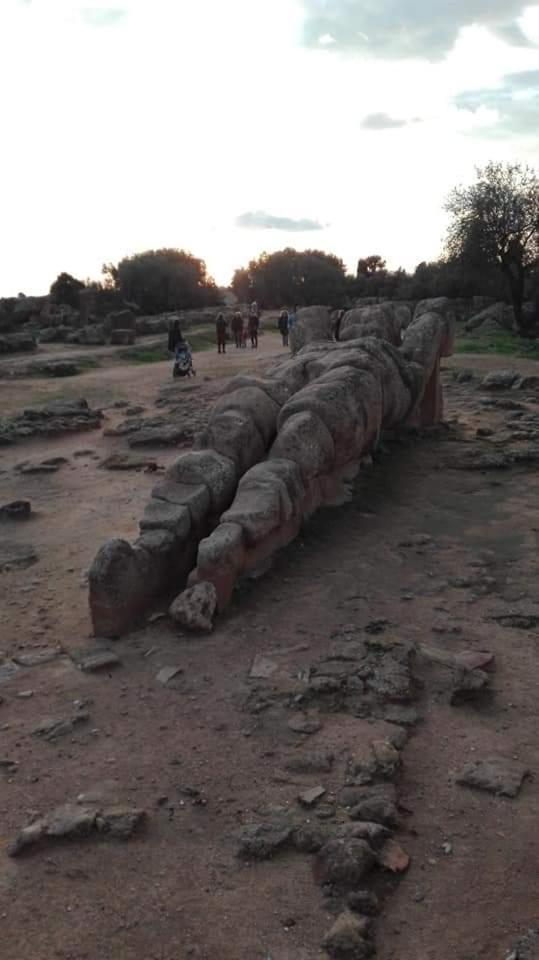 לינה וארוחת בוקר אגריג'נטו Locazione Turistica Domus Re מראה חיצוני תמונה